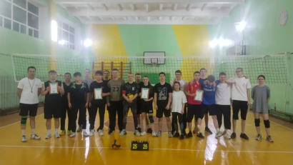 В рамках концепции "Счастливая семья - счастливый ребенок - счастливое общество" 26 ноября прошёл яркий и по-настоящему тёплый спортивный конкурс — соревнования по волейболу "Дружная семья"!