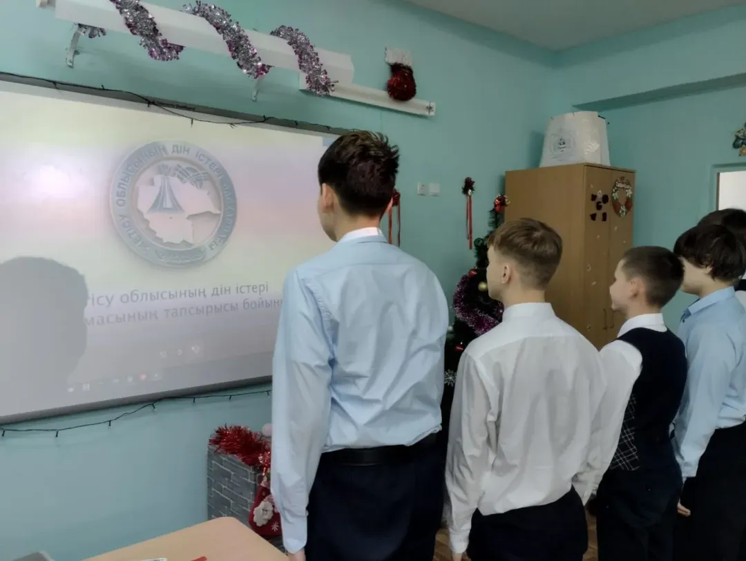 Сегодня, 23 декабря, для наших ребят был организован просмотр и обсуждение фильма "Лжетерроризм" (или "Кибербезопасность: Лжетерроризм")