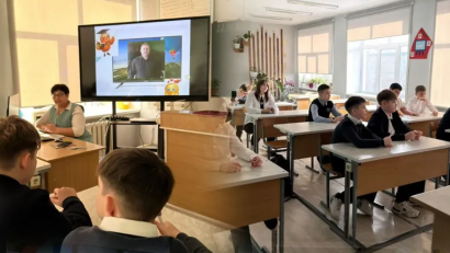 26 января в рамках декады МИФ учитель математики и физики Мейрембаева Рысгуль Сембаевна провела интеллектуальную игру «Лидер ХХІ века» среди учащихся 7-х классов