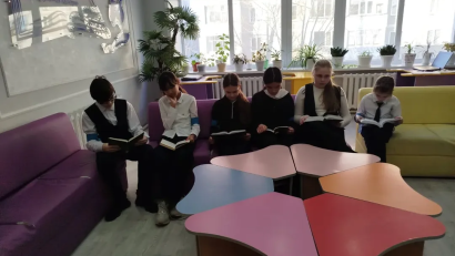 В рамках социального проекта "Балалар кітапханасы" 29 января 2026 года, в школьной библиотеке прошел Библиотечный вечер "Твои лучшие помощники словари, справочники, энциклопедии"