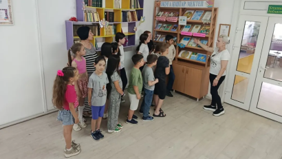 «Балалар кітапханасы» әлеуметтік жобасы аясында 2026 жылғы 3 маусымда мектеп кітапханасында Қазақстан Республикасының Мемлекеттік рәміздер күніне орайластырылған «Еліміздің рәміздері» кітап көрмесі безендірілді